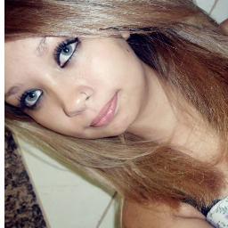 Biografia?
Nαo importα o quє єu diigα,
Vocє irα vαlorizαr pєlo quє vê,
julgαr pєlo quє ouviu
e opinαr pєlo quє conhєcєu (!)