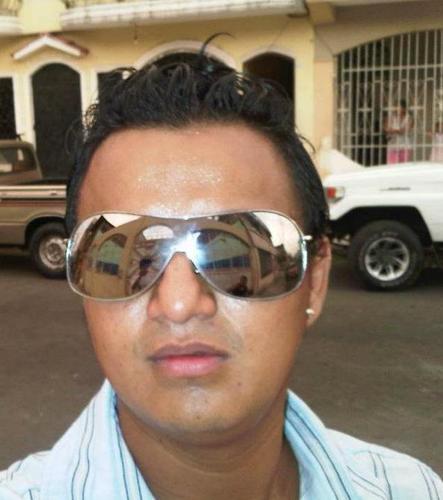 eliecercoca's profile picture. me encanta leer y las chicas guapas