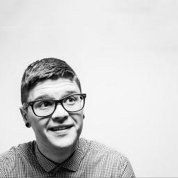 28 Year Old Photographer based in Nottinghamshire, shooting Weddings, Portraits and Events throughout the UK.