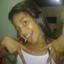 felizzzz con mi familia, rumbo a mi bachillerato, comenzando una nueva etapa de mi vida junto a lagente q amo. todo gracias a Dios.