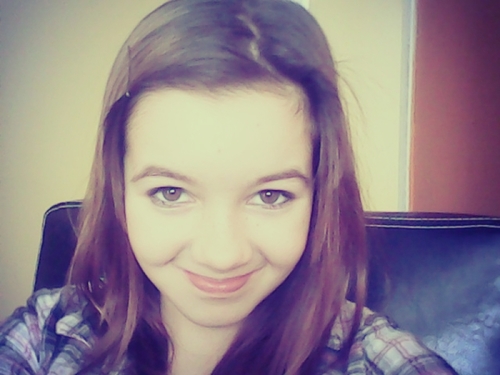 my favorite band is one direction, I love playing with my friends, swimming,painting, most of all listening to 1D!!! follow me on twitter please