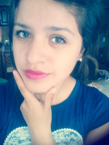 Les contaré; soy una chica perseverante, segura, realista, soñadora, optimista, romántica, sociable, extraña... En fin, Salma; esa soy yo.