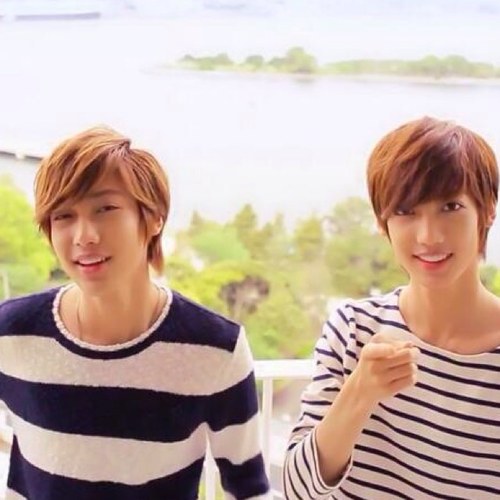อย่าดูผมด้วยไบโอสิครับ... ทักมาเลยดีกว่า โจยองมิน มิน มิน~