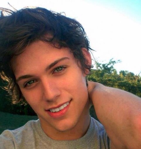 ColPoncho's profile picture. 