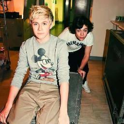 Aleks1800's profile picture. I love shopping and watching comedy♥♥♥ И ещё я обожаю рисовать! I love chocolate♥♥♥♥I VERY MUCH LOVE GROUP ONE  DIRECTION!