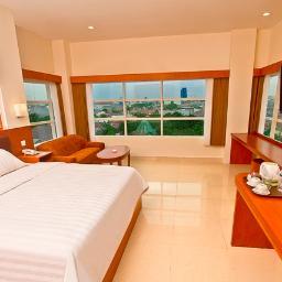 Affordable three stars hotel for business and leisure traveler.
Offers tastefully appointed accommodation spacious convention facilities, full business support