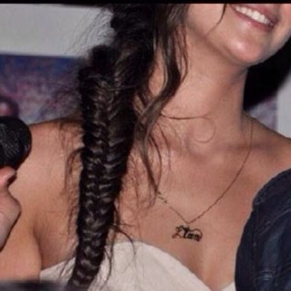 سَ آكون سعيدهه جدا حين آعلم آنه
يحبني بَ صممتَ كمآ آحبه آنآ ♡̷̷̷