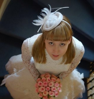 Choose us for your genuine vintage wedding dress. Plus delicious wedding trimmings. Beautiful and unique, just like the bride.