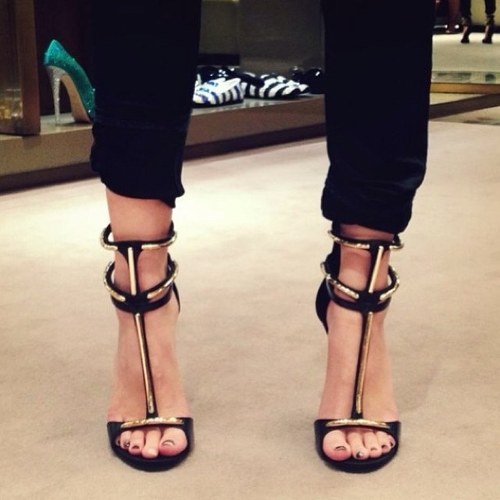 holyvasya's profile picture. 