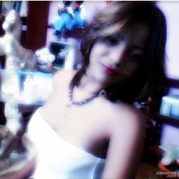 16: bipolar, Rumbera,odiosa, jodedora, e inigualable, pero con un corazón de oro , tengo una lista de  amigos inmensa, full love y cariñosa! Dale follow vale♥