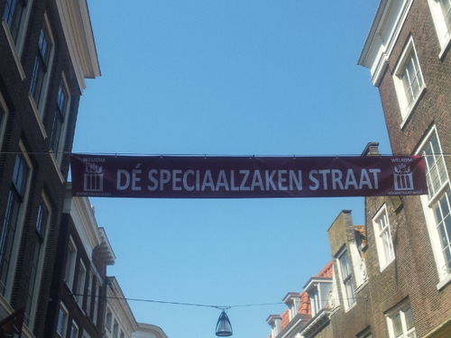 VoorstraatWest's profile picture. De winkelstraat met de leukste speciaalzaken van Dordrecht! Gelegen in het historische centrum van Dordrecht. Houd onze leuke acties en evenementen in de gaten!