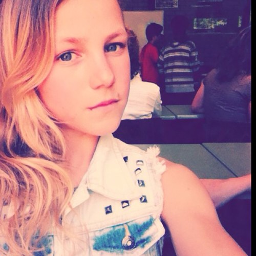iloveyoumijnmoppie xx @xmarieke_elstx || nog niet zo super lang maar al wel super speciaal ♥ dikke kuss @xMiss_Bente --------- I love you sooooo much xxL ❤