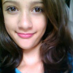 Bom, não tenho palavras pra descrever o quanto essa menina linda já é importante na minha vida, te adooro de mais morzin  / @VemKuChef_