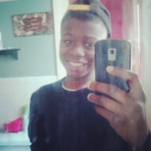 Sharod|Swaqqed Out
--. Follow Me , I Follow Back (: