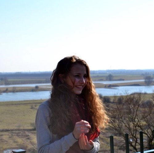 ellasterk's profile picture. 