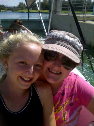 suneitjie7's profile picture. I'm an avid reader and a hopeful romantic