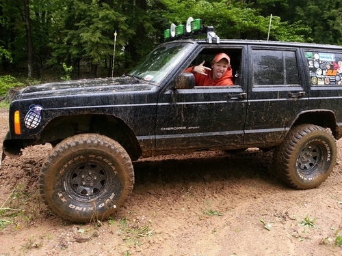 jeepin_it_easyy's profile picture. life's a bitch naw better yet a dumb broad #TRAPSQUAD