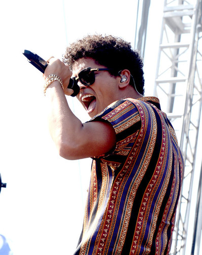 hooligans are growing and getting stronger by the day!! @BrunoMars is Life ..!