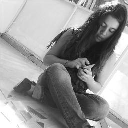Believer in Autonomous Design, Decolonial Design and Design Anthropology. Design researcher, sustainabler, and nomad crafthunter. My life for textiles and food.