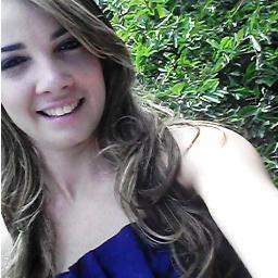 viver é saber aproveitar cada moment que a vida nos oferece de modo p ñ deixar d viver cada minuto..