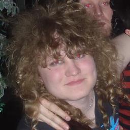 KStolpe's profile picture. Arbetar som historie- och religionslärare på NVU och har hand om twitterkontot @nvutweets. Utöver det driver jag @hardrockstugg .