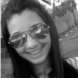 Chata, Fofinha, carinhosa, ciumenta, bipolar, corinthiana roxa, Meia doida, meia normal, Sou tudo, menos perfeita     =D