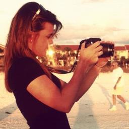 Mixed media artist. Coffee connoisseur. Band photographer. Lead singer dater. Bloomington&Indianapolis, IN.