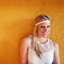 Suzi_5's profile picture. I'm just a chilled chick, loving life! Currently studying architecture!! Always smile! Yolo