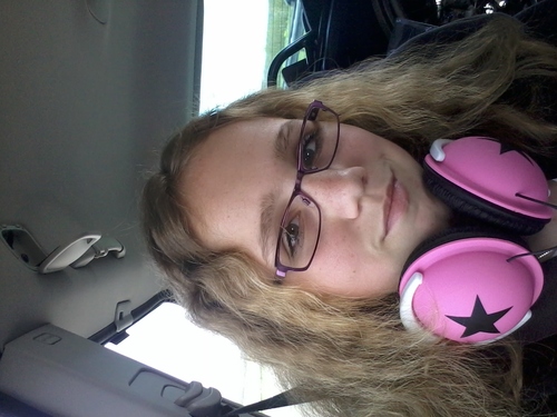 ik zit in klas 1 en ik zit op muziek les en ik zit ook nog op Tang Soo Do. Ik ben ook heel erg fan van ONE DIRECTION