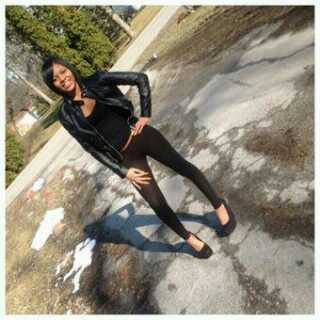 Follow MYSis , Then Follow Me @OriginallBoss . We Sum' BaddBitchesss (; Ayee . LoveYa'