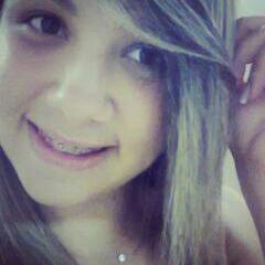 Não me alimento de ‘quases’, não me contento com a metade! Nunca serei sua meio amiga, ou seu meio amor.. é tudo ou nada. Não existe meio termo.
