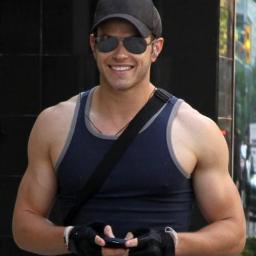 You look at me and see a charming face and strong muscles....however there is a lot more to that. Think you have what it takes to peel back the layers? 18+RP MC