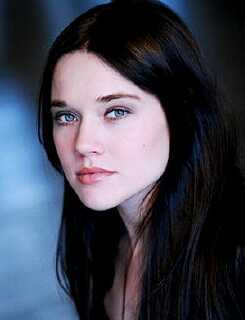 17.Hermana de Alec,Max y Jace||Nefilim de armas tomar||Sexy,guapa,rebelde,orgullosa y terca||La chica del latigo dorado||Hearts are breakble||.