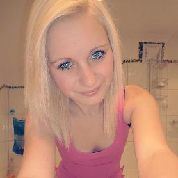 i love Punk ♥
and i follow back ;**