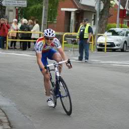 Victor,
Course à pied, cyclisme,
Ingénieur fatigue des composants mécaniques