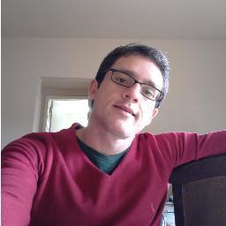 Laércio Lutibergue é professor, revisor de texto, escritor e consultor linguístico.
