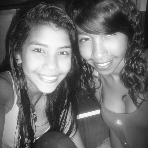 holaa! me llamo marilyn no soy odiosa soy pana si me cones todavia mejor ;) sigueme y te sigouu! mg german! y muchas cosas!