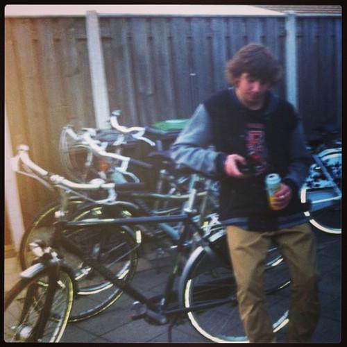insta : mike_0208 // skate every damn day // puff puff pass // altamont swekker //