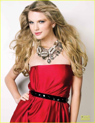 I love Taylor Swift!!!! She is a flawless queen!!! So follow me swifties!! I follow back!!! :)