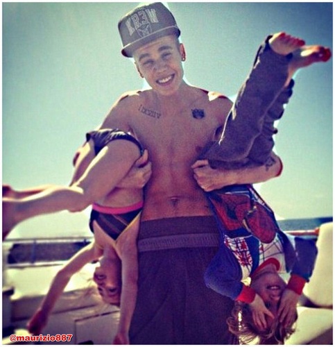 Soy feliz muy feliz *-* (I'm Belieber)..... Believeee