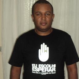 Mantenha sempre a humildade e acredite em Deus! Ainda que tudo pareça estar errado, que nada vai dar certo, e mesmo que as portas se fechem, Acredite Em Deus.