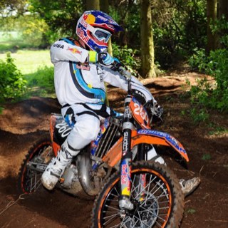 loftyredbull's profile picture. there has to be darkness to see the stars