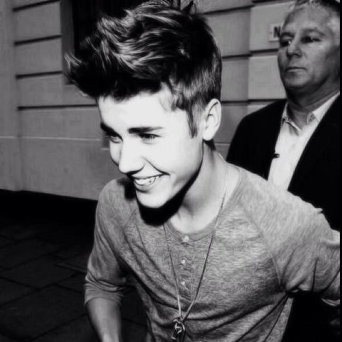 __LisaStyles_'s profile picture. One Direction. | Ed Sheeran. | Justin Bieber. | Austin Mahone. | Janoskians. | 5 Seconds of Summer.