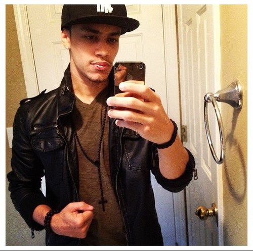 Fanpage dedicated to the one and only @KelTheFlow from @B5online & the fans. #TeamKel #TeamB5. And Follow my main account @B5_Moonwalker_