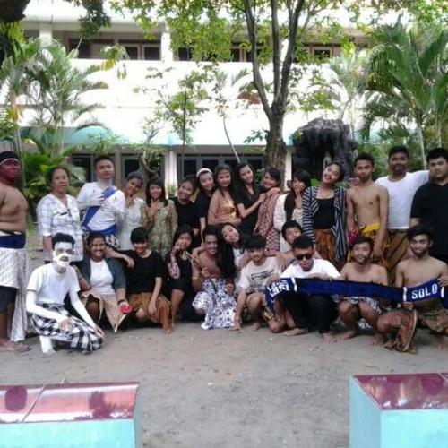 Saint Joseph SHS | Supported by 28 'crazy' people^^ We are not d best, but we can be number 1~ TANTE ROSA selalu di hati!