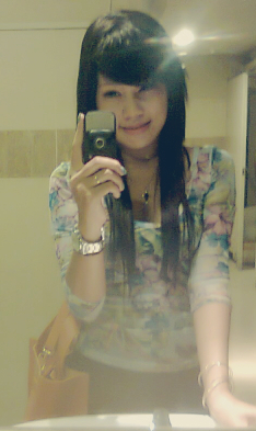 Alone (ʃ_⌣̀ )