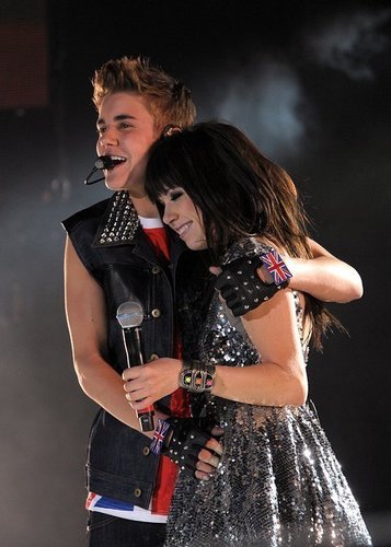 And I can't imagine how I'd make it through, there's no me without you♥ @justinbieber ti amo IDOLO.♥