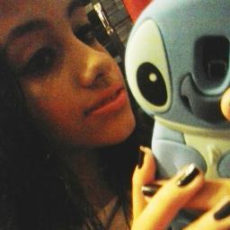 ~ Prα você que não gostα de mim, trαgo um sorriso sαrcástico, um olhαr sínico e nos lábios α pαlαvrα : FODA-SE! Segue? Sigo de volta!