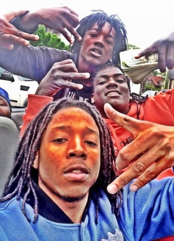 BITCH UM PAPER CHASING...Go Follow My Pwetty Ass blk Girl @Sidity_Manii And My Og @HisPrettyyy_Mrs