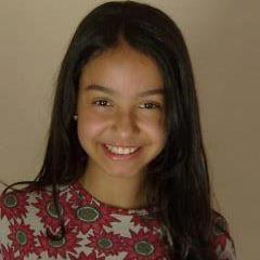 na vivo de oupiniao so daquelas pessoas que irrita atoa mais tbm muito simpatica e carinhosa so apaixonad com rebelde odeio gent falsa e metida odeio patricinha